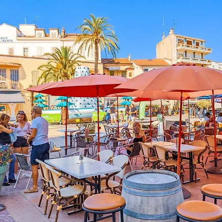 Mezzanine Climatise Proche Avec Terrasse Et Parking A Saint-raphael - Fr-1-226a-162 * Saint-Raphael (Var)
