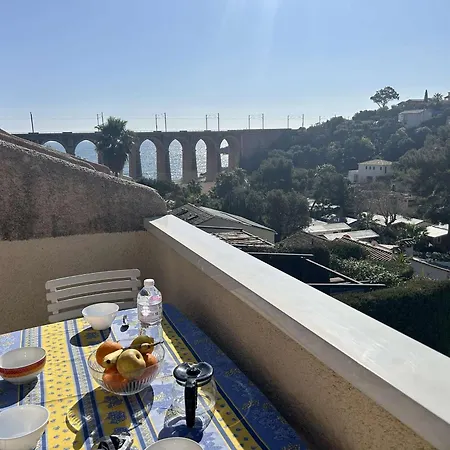 Mezzanine Climatise Proche Avec Terrasse Et Parking A Saint-raphael - Fr-1-226a-162 Apartment