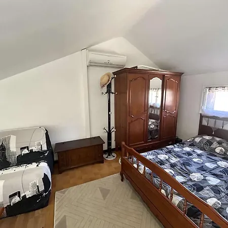 Lejlighed Mezzanine Climatise Proche Avec Terrasse Et Parking A Saint-raphael - Fr-1-226a-162 *